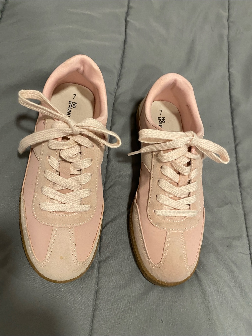 No Boundaries Women's Light Pink Lace-Up Sneakers